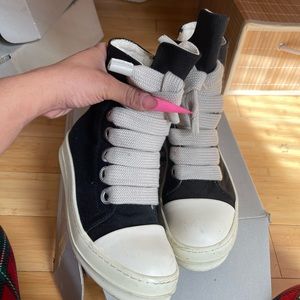 Rick Owen’s thick shoe lace tennis